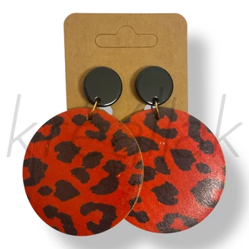 Piros párduc mintás fa fülbevaló