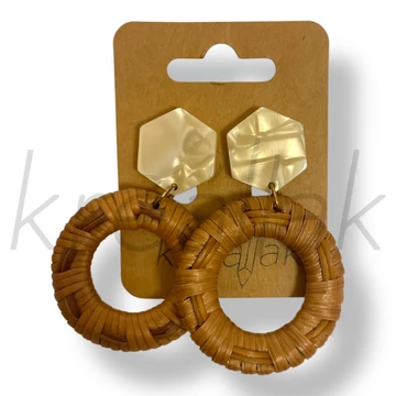 Barna fonott fa fülbevaló