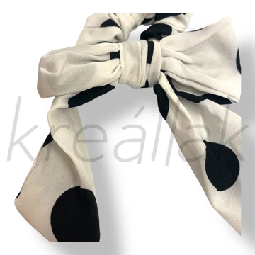 Fehér pöttyös masni hajgumi