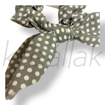 Szürke-fehér pöttyös masni hajgumi 