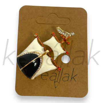 Bross - Fehér hajó kitűző