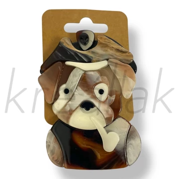 Barna szivaros kalapos kutya kitűző