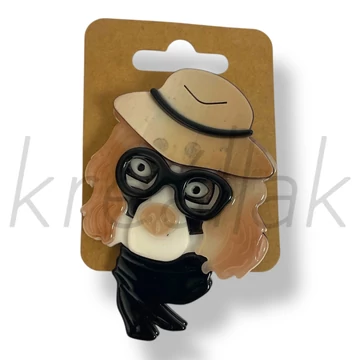 Barna kutya kitűző