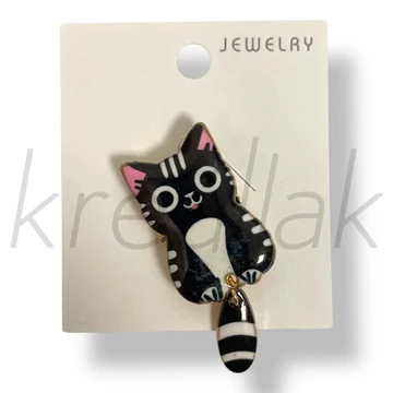 Csíkos farkú kis cica kitűző