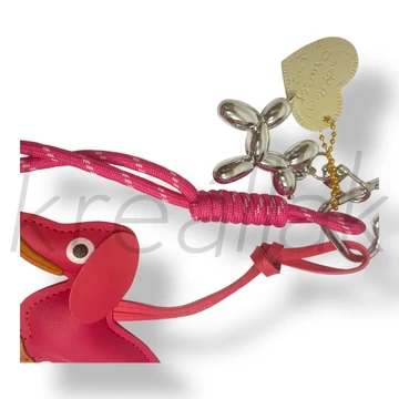 Pink bőr tacsi kulcstartó