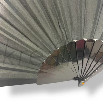 Fekete összecsukható legyező