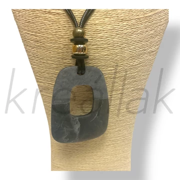 Szürke plasztik lapos nyaklánc 