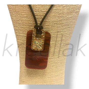 Bordó plasztik lapos nyaklánc