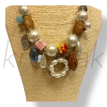 Gyöngyös,charm nyaklánc