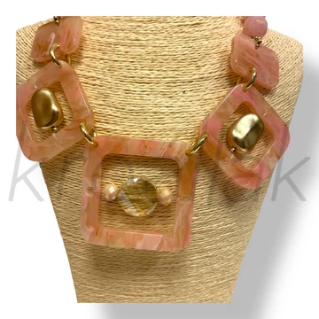 Rózsaszín kocka lap nyaklánc