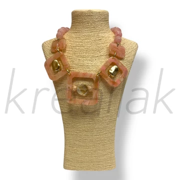 Rózsaszín kocka lap nyaklánc