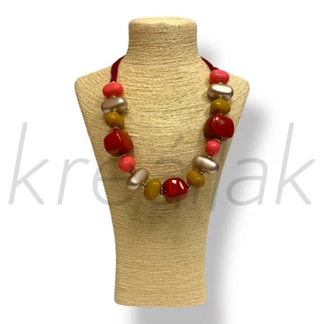 Piros színes gyöngyös nyaklánc