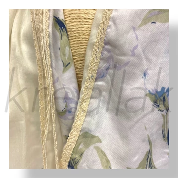 Krém virágos kendő