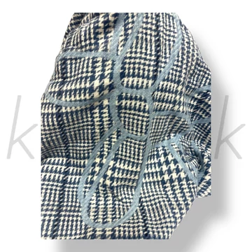 Kék lufi kutya sál