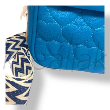 Türkizkék szives válltáska