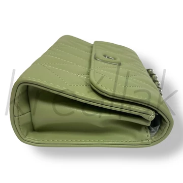 Olajzöld steppelt válltáska