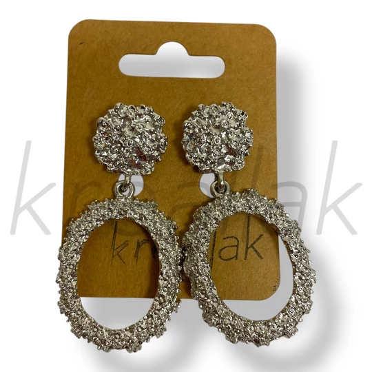 OVális ezüst színű fülbevaló 