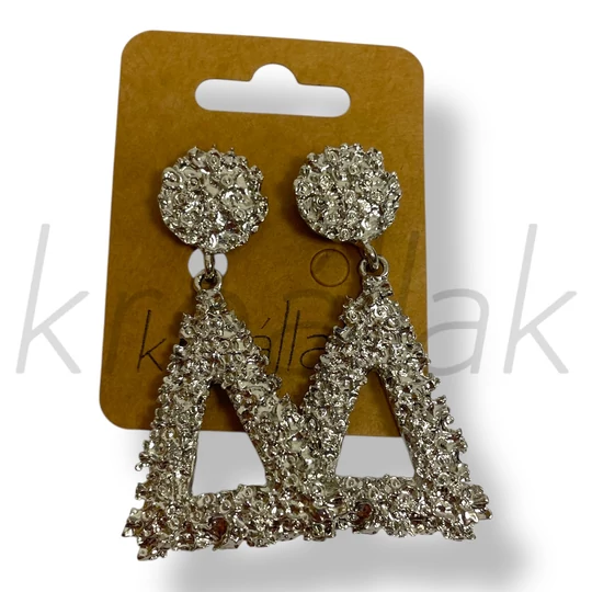 Ezüst színű háromszög fülbevaló