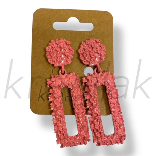 Rózsaszín téglalap fém fülbevaló