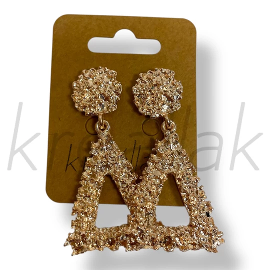 Rosé háromszög fém fülbevaló