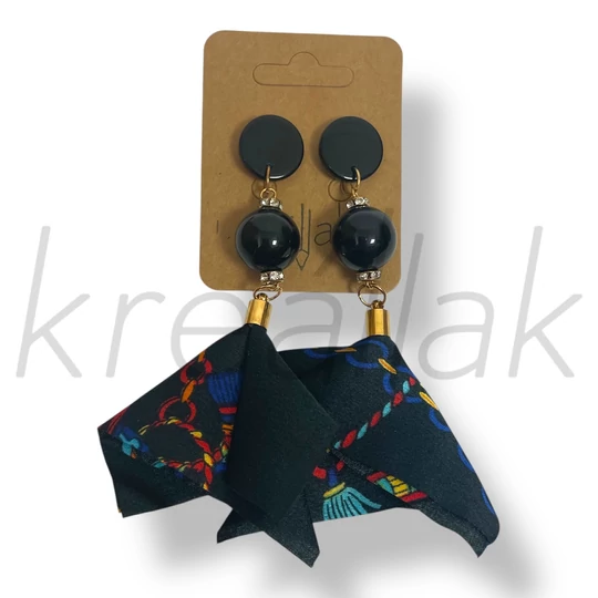 Fekete kendős fülbevaló