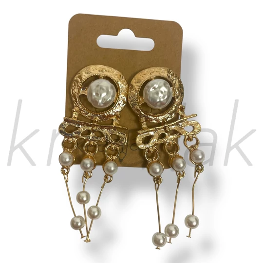 Arany színű gyöngyös lógó fülbevaló