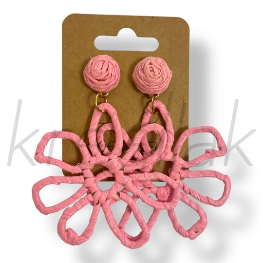 Rózsaszín szirom szalma fülbevaló