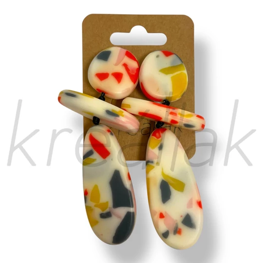 Színes plasztik fülbevaló