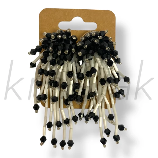 Fekete gyöngyös fülbevaló