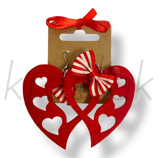 Piros nagy szív filc fülbevaló