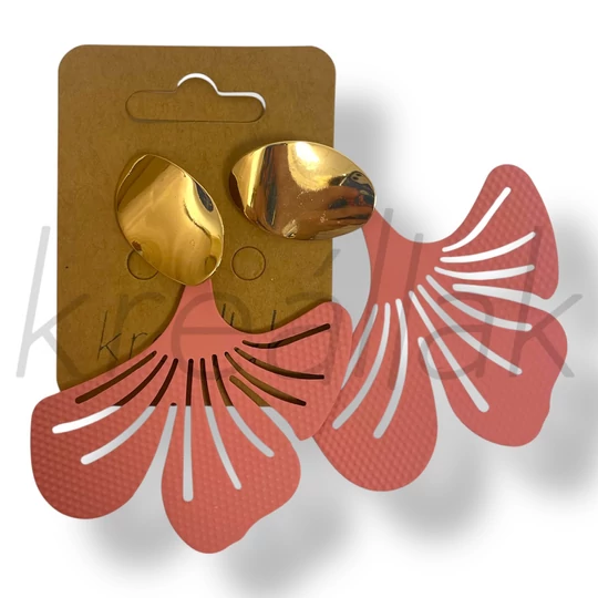 Rózsaszín virág szirom fülbevaló