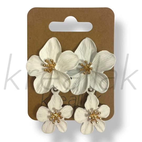 Fehér virág fém fülbevaló