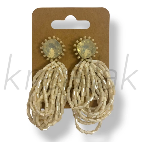 Törtfehér gyöngysoros fülbevaló