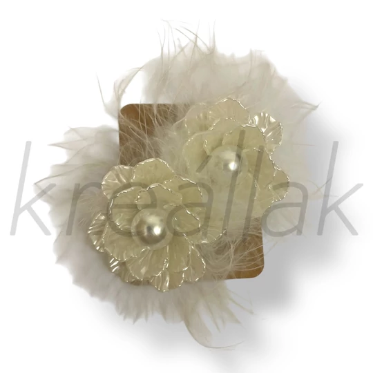 Fehér tollas virág fülbevaló