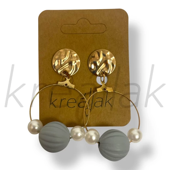 Szürke gömbös fülbevaló