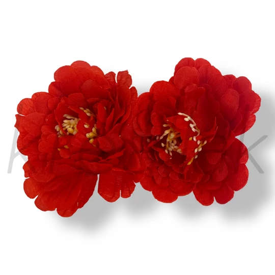 Piros virág hajcsipesz és kitűző