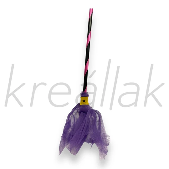 Lila boszorkány seprű