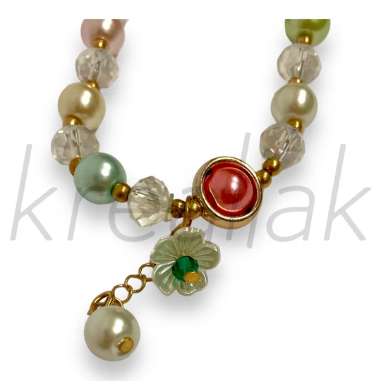 Színes gyöngyös , virág medálos karkötő
