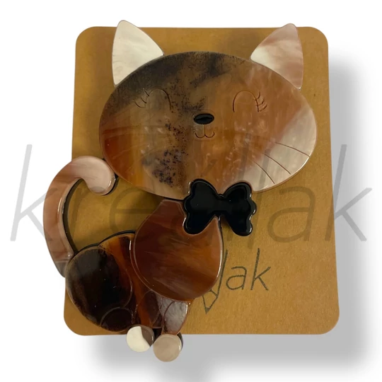 Barna nagy cica kitűző