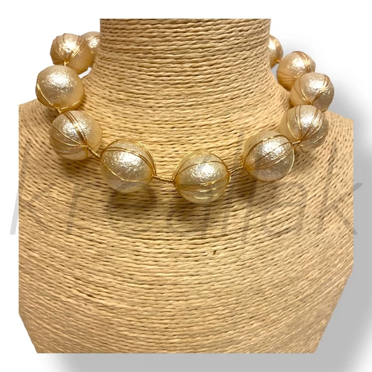 Gyöngyházas gömbös nyaklánc