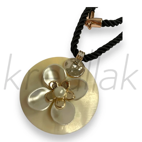 Kagyló lapon kagyló virág medálos lánc