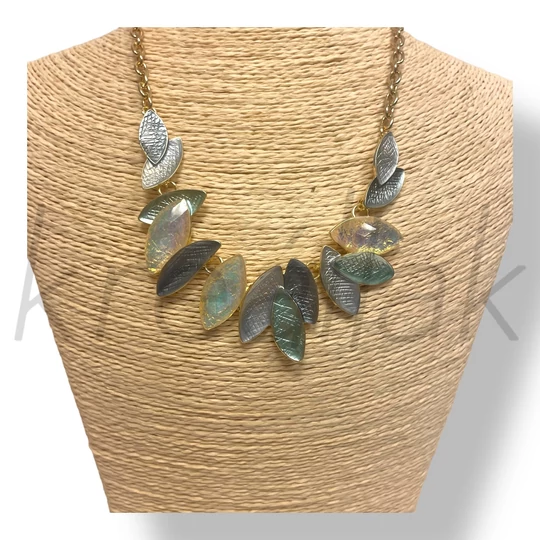 Kék leveles nyaklánc