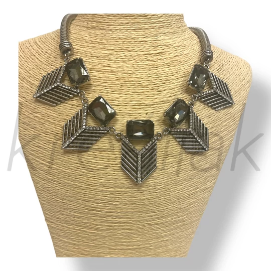 Ezüst köves nyaklánc 