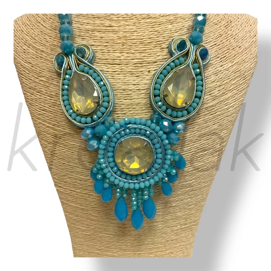 Türkizkék gyöngyös nyaklánc