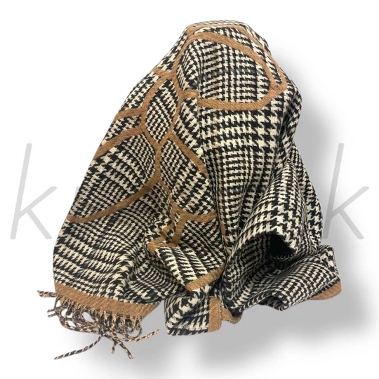 Fekete lufi kutya sál