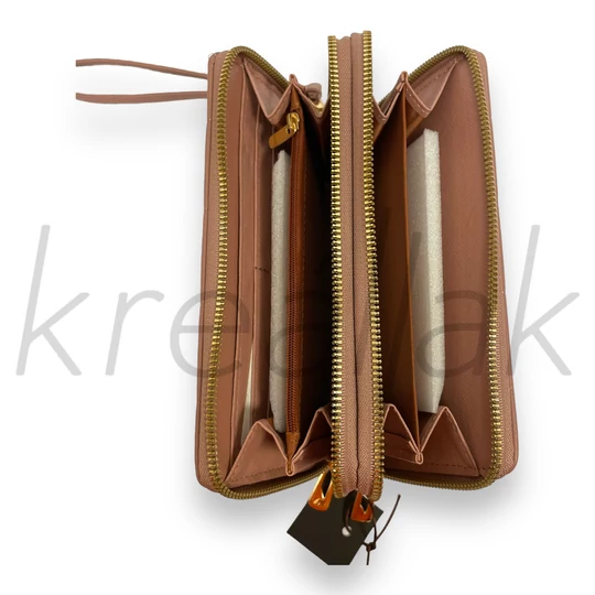 Rózsaszín steppelt pénztárca