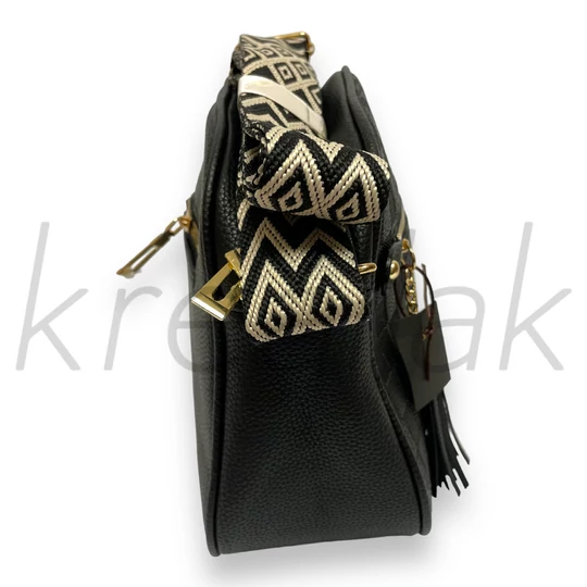 Fekete válltáska mintás pánttal