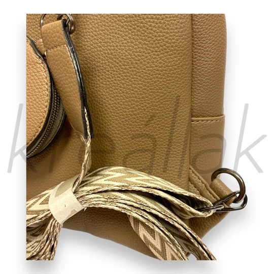 Tobe színű keresztpántos hátizsák