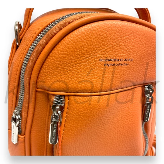 Barack színű kis hátizsák