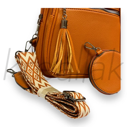 Barna színű keresztpántos hátitáska